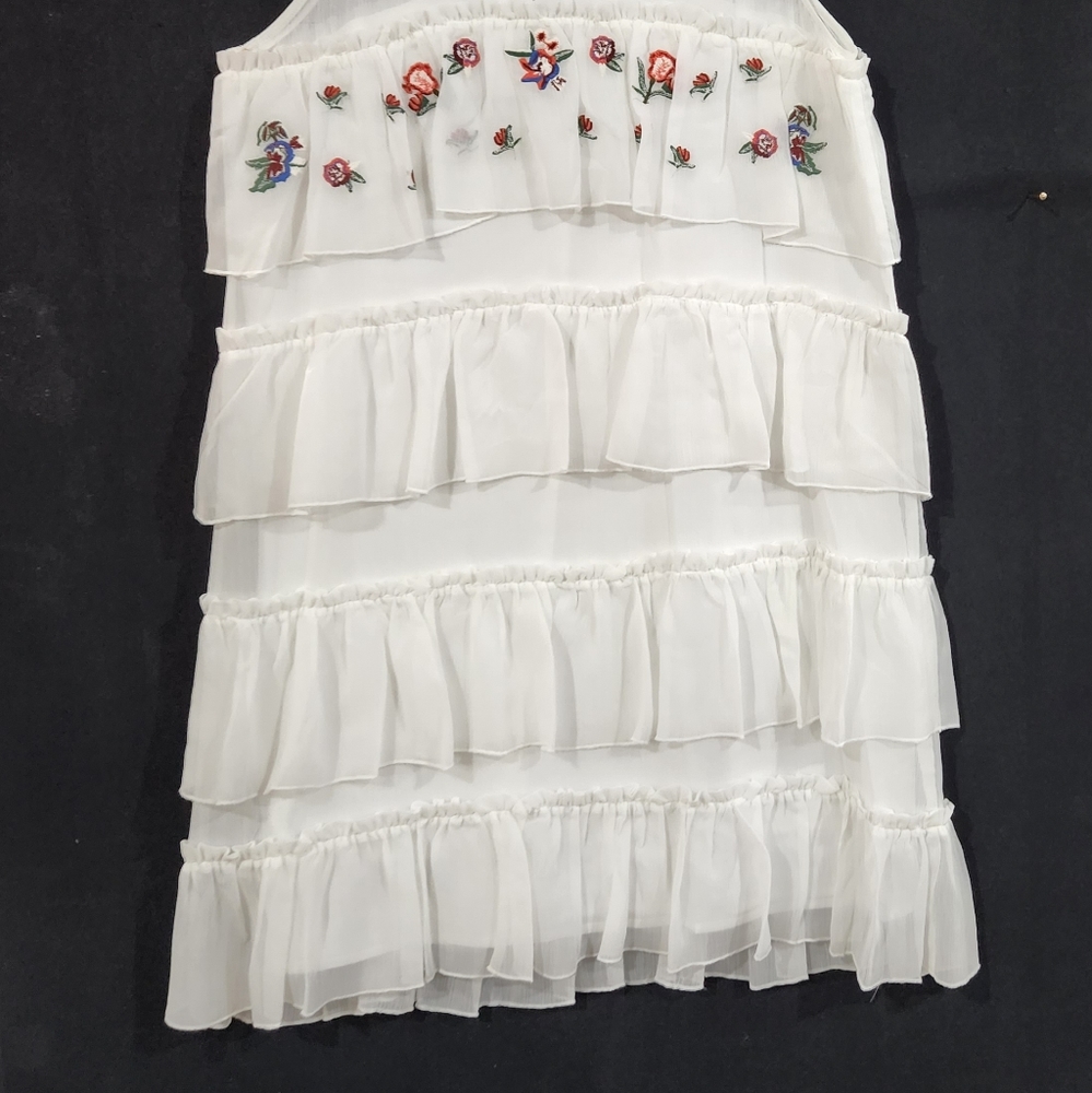 🆕️ MAX SPORT Embroidered Ruffle Dress - Picture 6 of 14